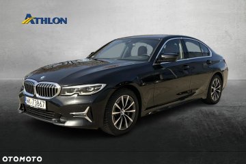 BMW Seria 3 330i Luxury Line